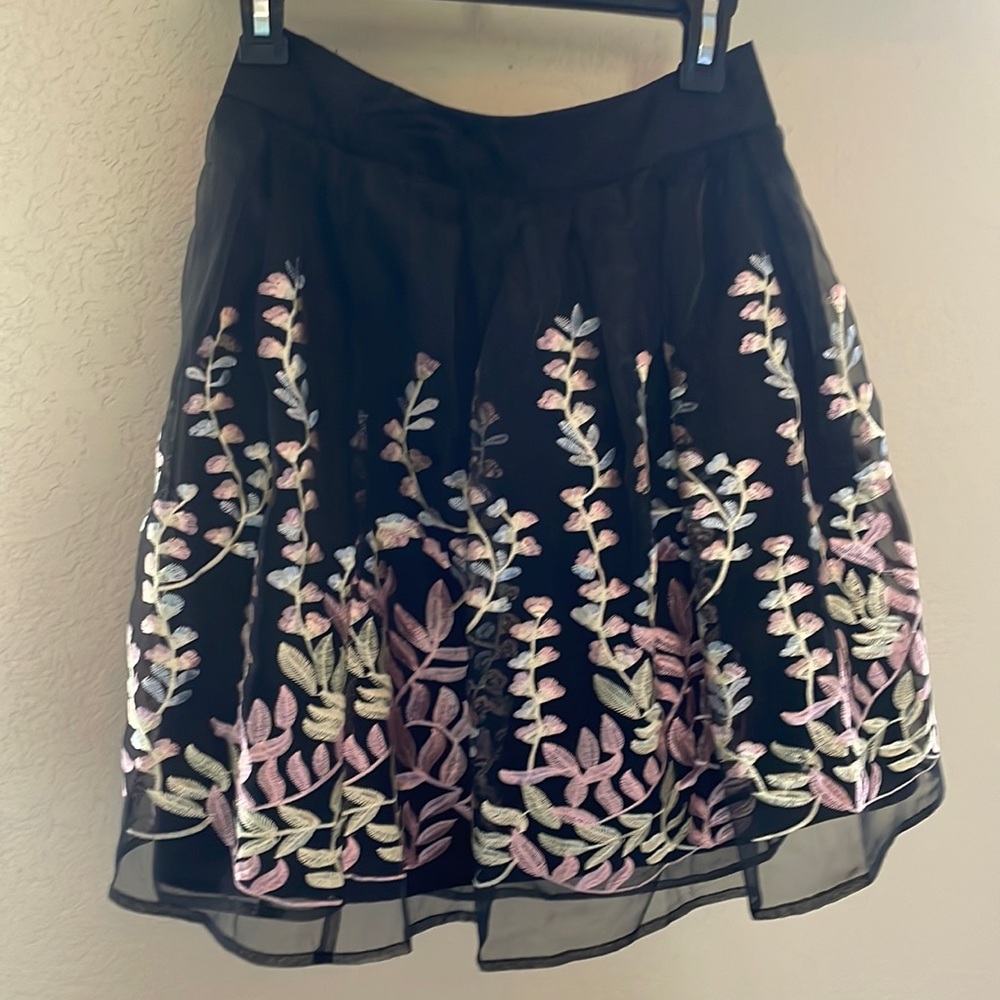 NWOT: Skirt size medium